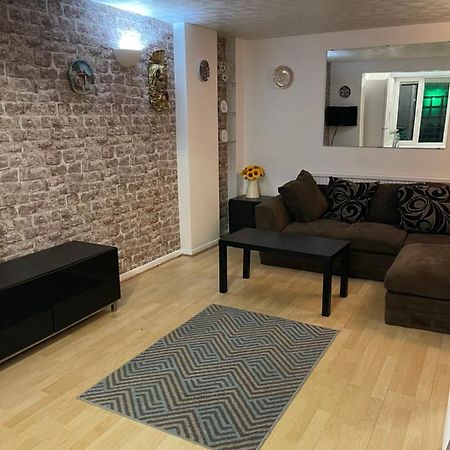 Poolside Apartment Peacehaven Ngoại thất bức ảnh